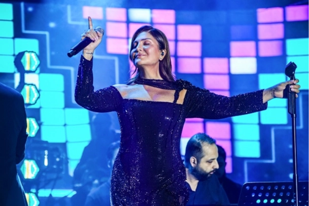 Sibel Can İstanbul sezonunu açtı
