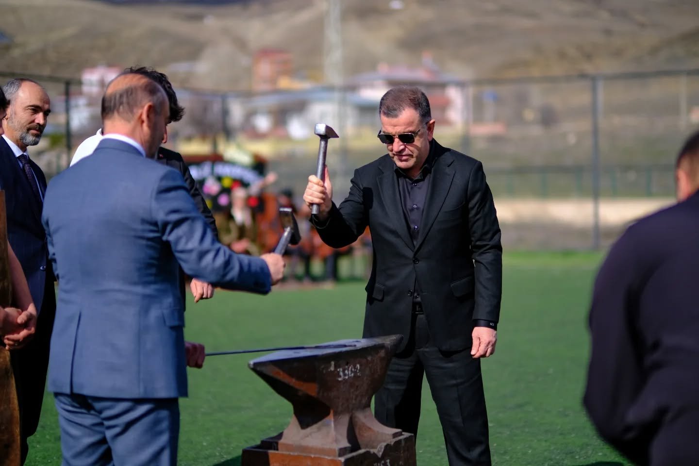 Bayburt’ta Nevruz coşkusu: Ateş yakıldı, demir dövüldü