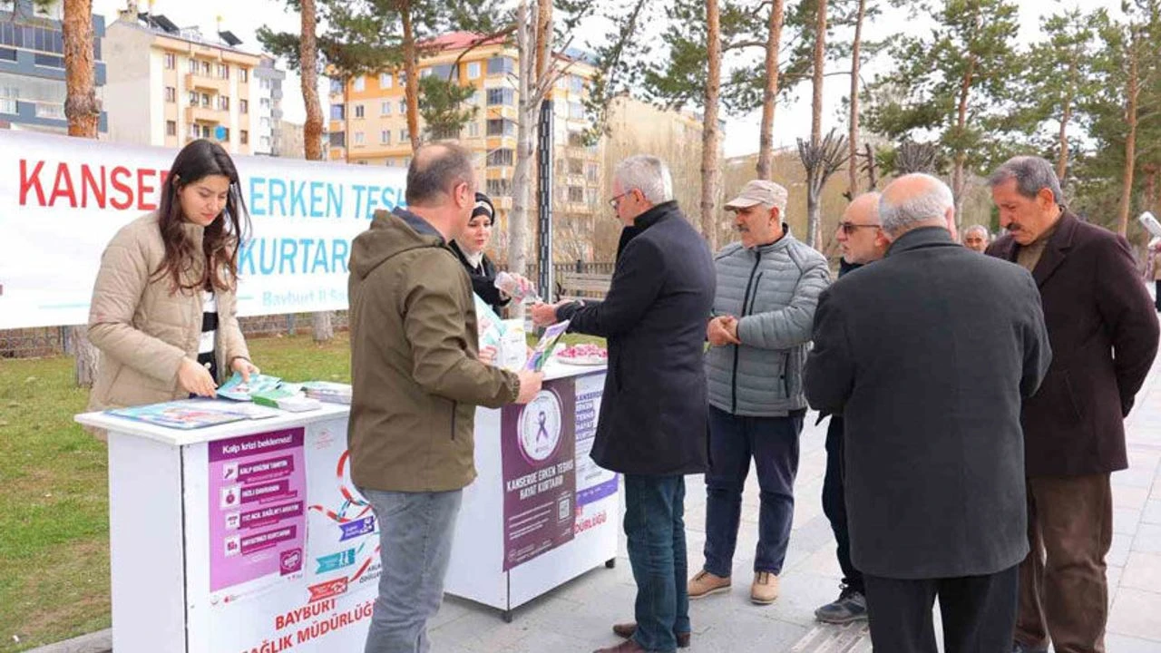 Bayburt’ta Kanserle Mücadelede Farkındalık Standı Açıldı