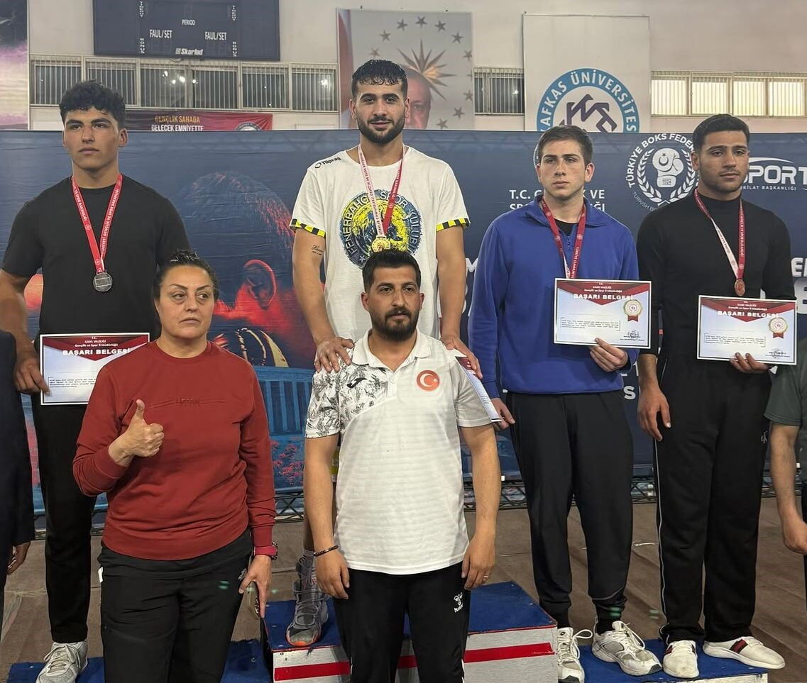 Bayburtlu Boksör Türkiye Şampiyonu Oldu