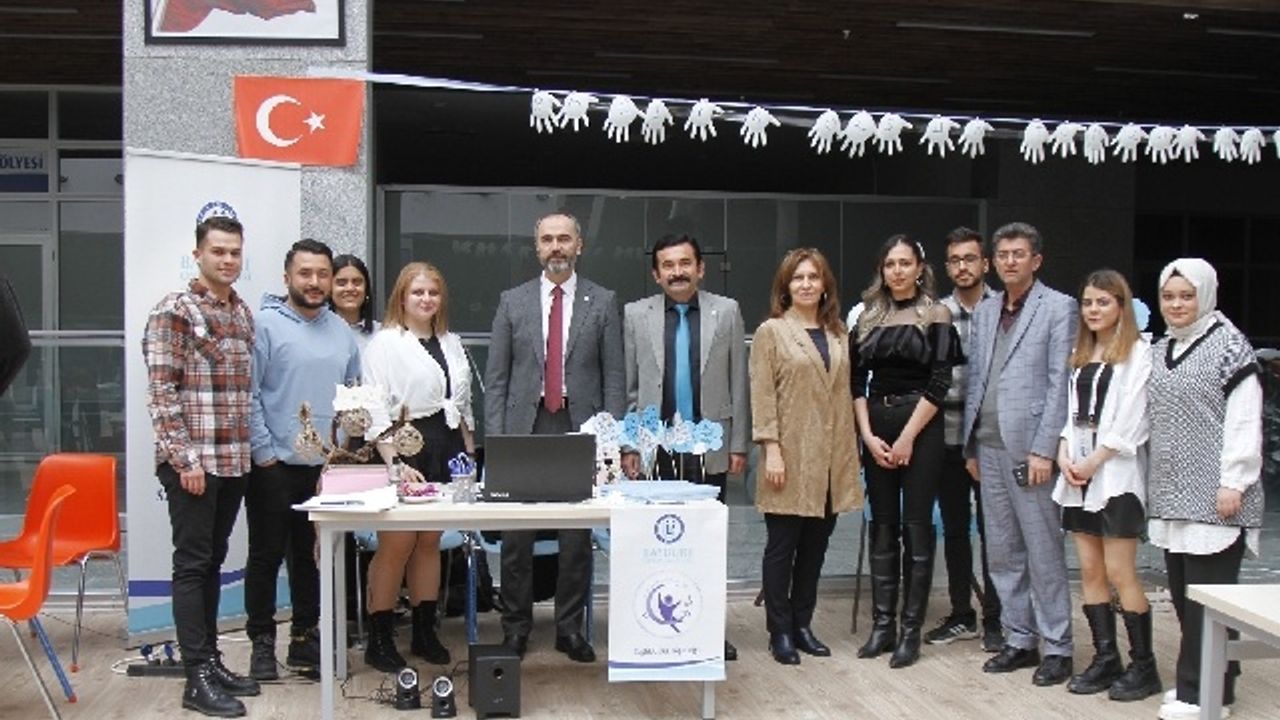 Bayburt Üniversitesinde Öğrenci Toplulukları Tanıtım Günleri Düzenlendi