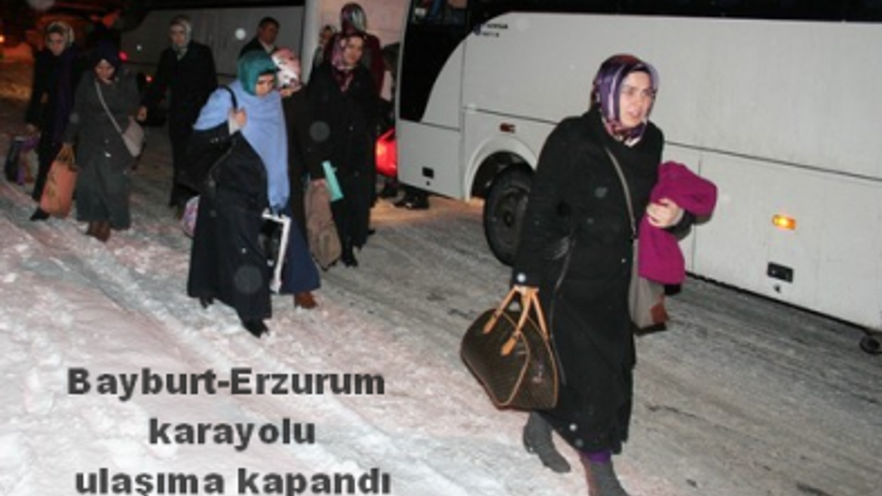 Kop Dağı'nda mahsur kalan yolcu otobüsündeki 25 kişi kurtarıldı