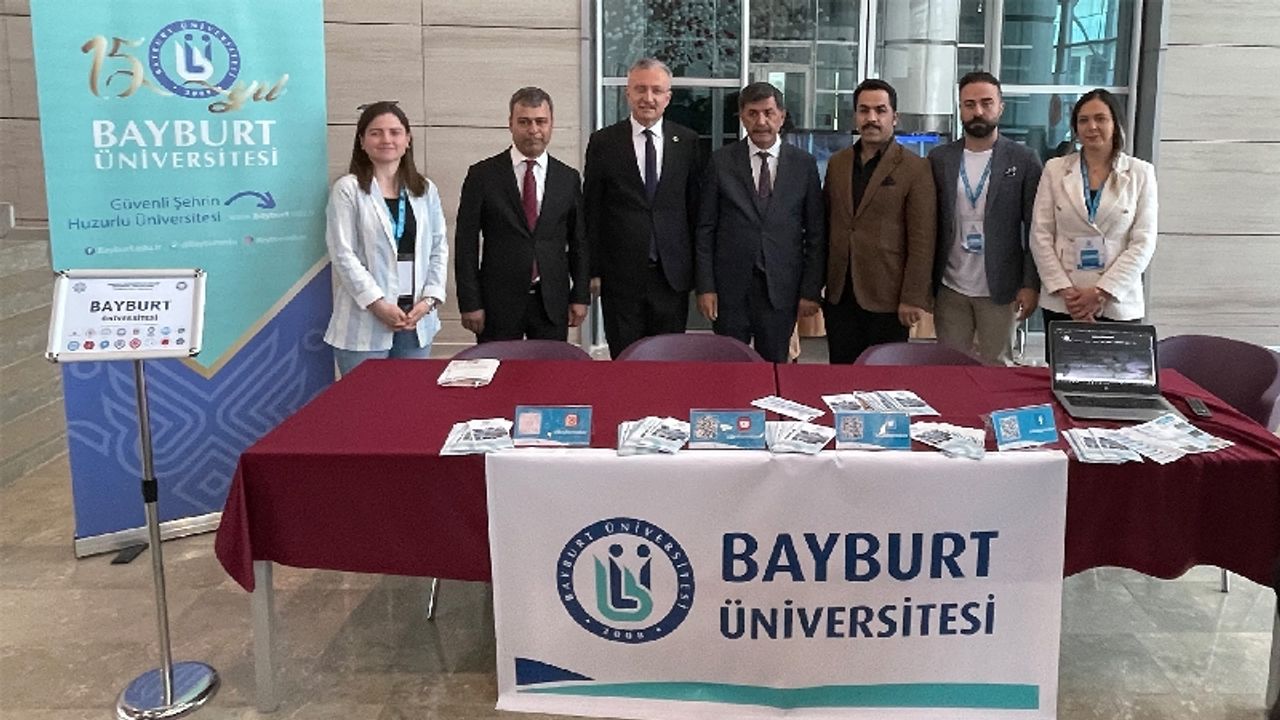Bayburt Üniversitesi Aday Öğrencilerle,Erzincan'daki Tanıtım Fuarında Buluştu