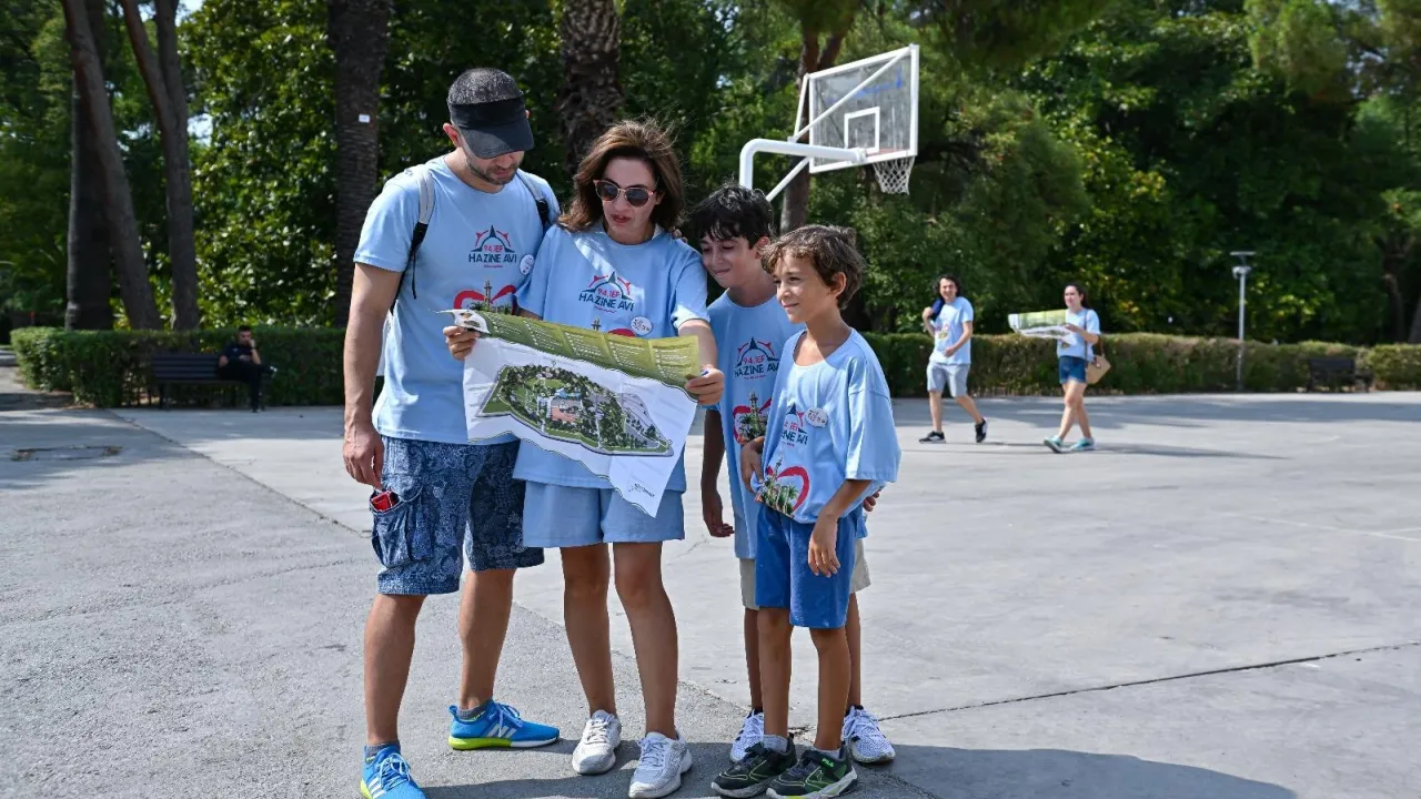 İzmir'de 'Hazine Avı'nda ödüller sahiplerini buldu