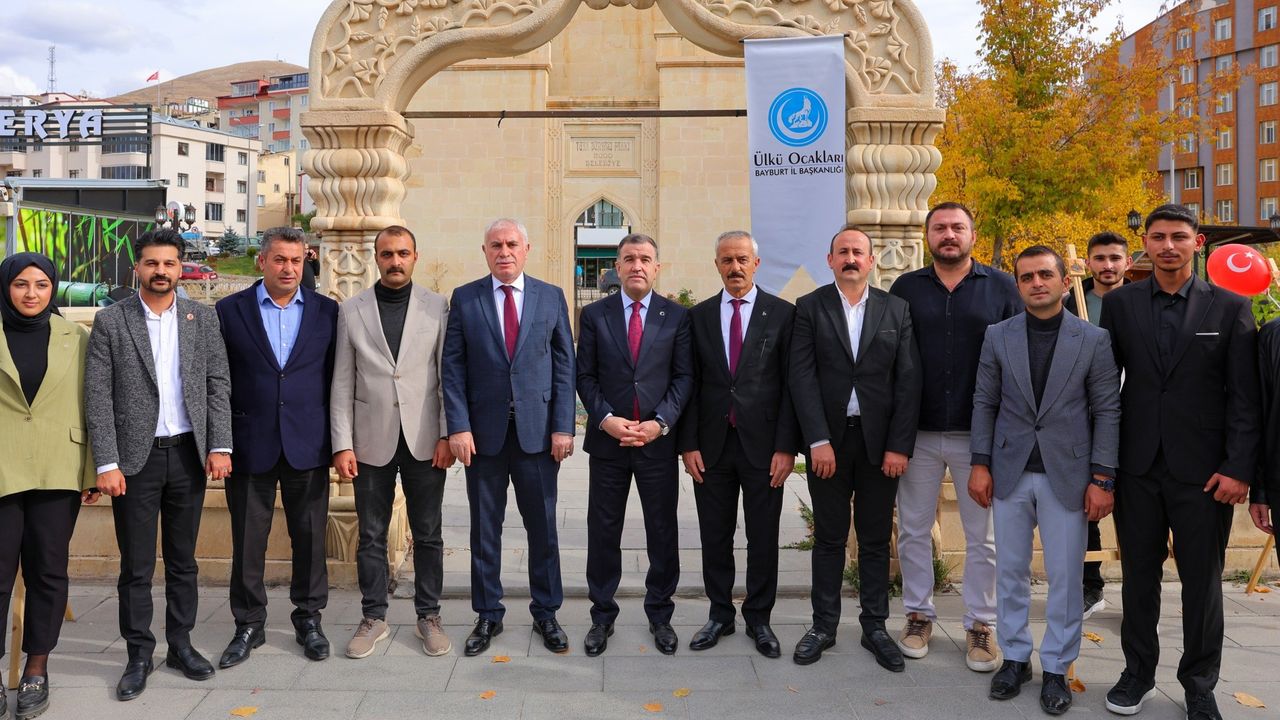 Ülkü Ocakları'ndan Atatürk Temalı Sergi