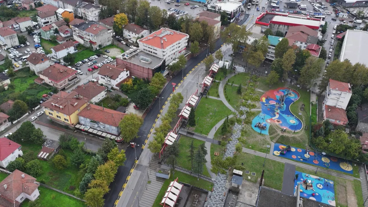 Sakarya'da Hendek’in kalbi Şehit Gaffar Okkan Bulvarı’na Büyükşehir dokunuşu