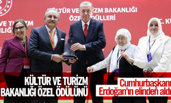 Kenan Yavuz, Kültür Bakanlığı Özel Ödülünü Erdoğan'ın elinden aldı
