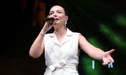 Şölenlerde sahne sırası Irmak Arıcı’nındı