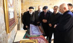 Taşhan’da,Hat Sanatçısı Mustafa Antika Hat Sergisi açtı