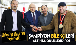 Bayburt Belediye Başkanı Pekmezci başarılı sporcuları ödüllendirdi