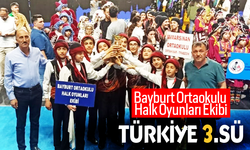 Bayburt Ortaokulu Halk Oyunları Ekibinden Türkiye Derecesi