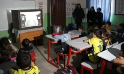 Bitlisli liseliler, geleneksel oyunu köylerde sahneliyor