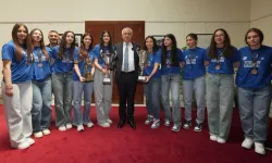 Adana Büyükşehir Belediyesi'nin kız takımından büyük başarı