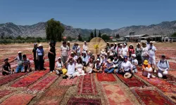 Antalya'da özel gereksinimli çocuklardam kilim tarlalarına ziyaret