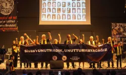 Bornova’da Madımak Katliamı'nın 32. yılı duygu dolu etkinlikle anıldı