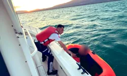 Genç turist İznik Gölü’nde mahsur kaldı!