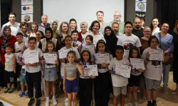 İzmir Karabağlar’da uzayla buluşan çocuklara sertifika töreni