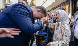 İzmir’de ihtiyaç sahipleri ve emekliler unutulmadı