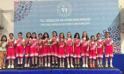 Kocaeli Çayırova’nın minikleri madalyaya doymuyor