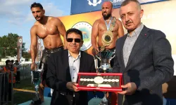 Kocaeli yağlı güreşlerde başpehlivan Orhan Okulu oldu