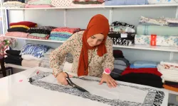 Kursla başladı, kendi atölyesini kurdu