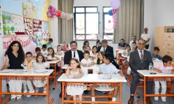 Mudanya'da Kaymakam Terzi öğrencilerin karne sevincine ortak oldu