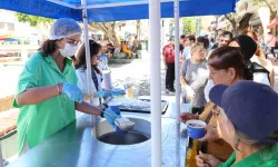 Antalya Büyükşehir Belediyesi geleneksel aşure ikramlarına başladı