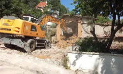 Bursa Osmangazi tehlikeli metruklara yıkım