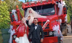 Düzce’de hafriyat kamyonu gelin arabası oldu