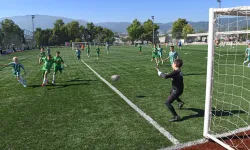 Geleceğin futbolcuları Osmangazi’de sahaya çıktı