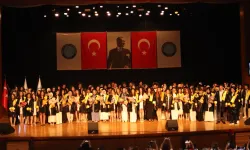 Genç mimarlar mezuniyet coşkusunu yaşadı