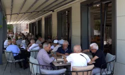 Hizmete giren emekliler lokaline kısa sürede yoğun ilgi