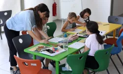 İzmir Karabağlar’da çocuklara ücretsiz bilim ve sanat atölyeleri