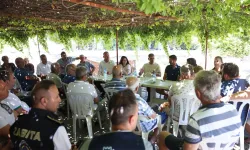 İzmir'de Başkan Tugay’dan yangınzedelere destek ziyareti