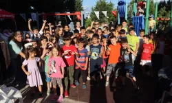 İzmitlilerin yüzleri mahallelerde geleneksel şenliklerle gülüyor