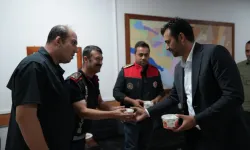Kahramanmaraş'ta Ülkü Ocakları'ndan 'Ateşin Kahramanlarına' aşure ikramı