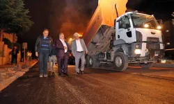 Kayseri Talas'ta gece asfalt mesaisi... Başkan Yalçın'dan gece teftişi