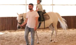 Kocaeli'de taz tatiline at üstünde ‘merhaba’ dediler