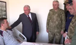 Metan gazından zehirlenen askerler GATA’da ziyaret edildi