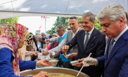 Sakarya'da bir günde 15 bin kişiye aşure ikramı