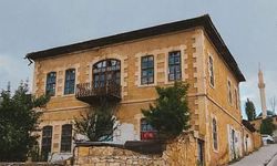 Taş ve Ahşabın birlikte kullanıldığı taş konaklar ilgi bekliyor.