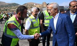 Ulaştırma Bakanı Uraloğlu, Kop Tüneli'nde incelemelerde bulundu