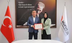 Bayburt Valisi Eldivan'dan Kimlik Kartı Başarısına Ödül