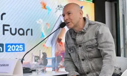 Demir Demirkan İzmir'de bu kez edebiyat sahnesinde buluştu