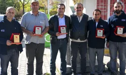 İzmir Doğanlar’da temizlik emekçilerine teşekkür plaketi