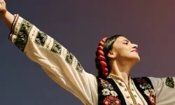 İzmirli kadınlara özel halk oyunları kursu