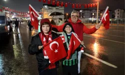 Kocaeli kırmızı beyaza büründü