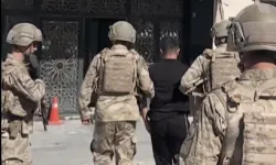 Milli değerlere saygısızlık operasyonu! Türk bayrağına ayak basma videosunu beğenen şüpheli gözaltında