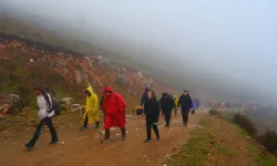 Sakarya’da 16 km boyunca durmadan yürüdüler