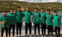Sakaryalı sporcular Eskişehir’de ikincilik kupasını kaldırdı